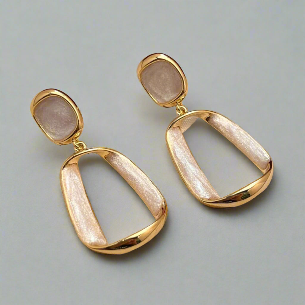Hollow Out Square Dangle Earrings for Women Simple Metal Twist Enamel Oil Geometry Drop Earrings Party White Wine Red Jewelry