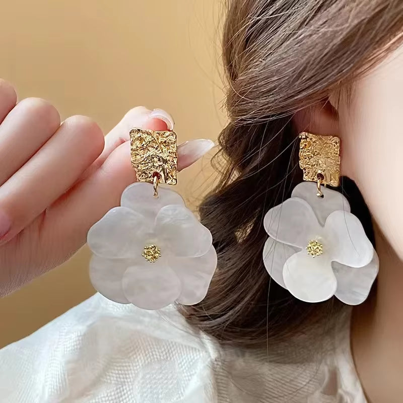 Vintage Acrylic Flower Pendant Earrings for Women Exquisite Green Big Flower Petal Dangle Earrings Engagement Jewelry Gifts